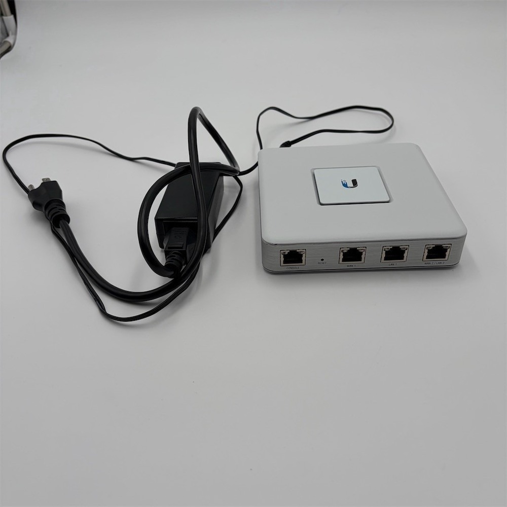 Ubiquiti UniFi Security Gateway‎ Enterprise Router Firewall w/ Power
